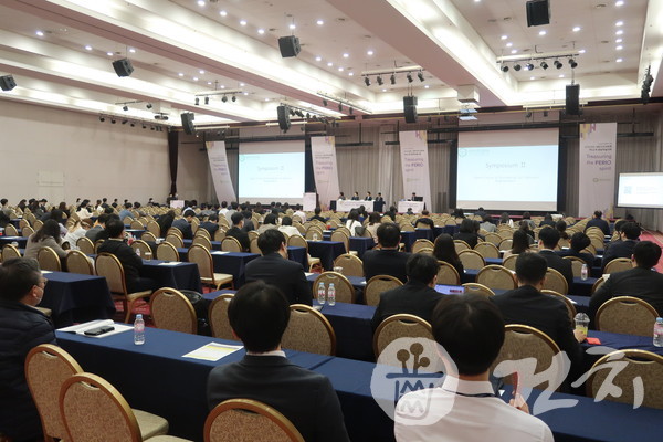 치주학회 종합학술대회가 지난 15일과 16일 개최됐다.